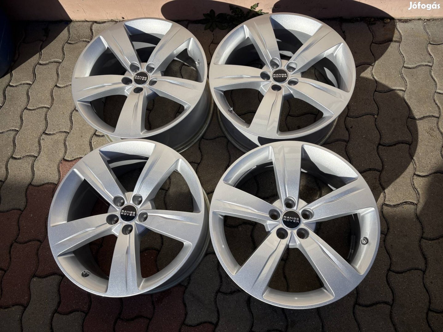 Range Rover Velar 8.5X19 ET45 5X108 alufelni + Tpms