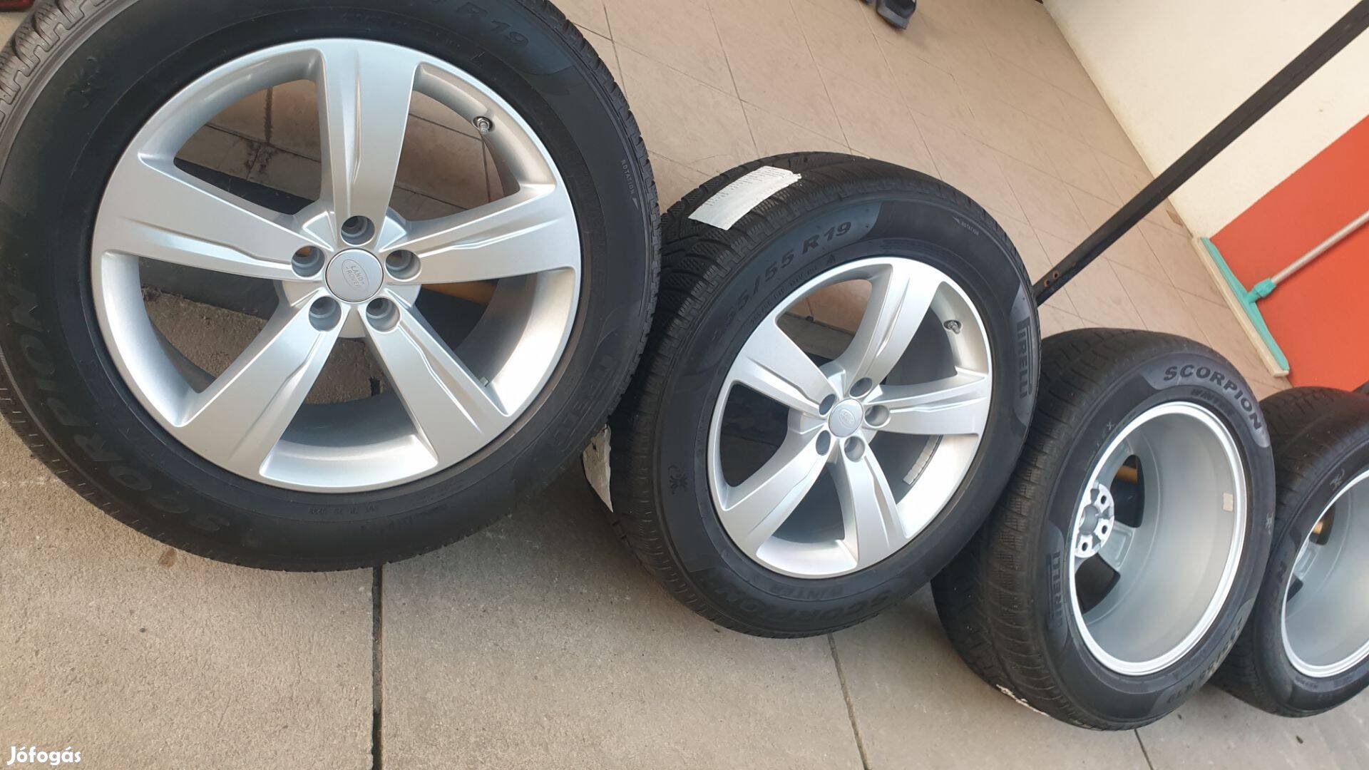 Range Rover Velar 8,5x19 col Et:45 gyári alufelni + Tpms + 255/55r19