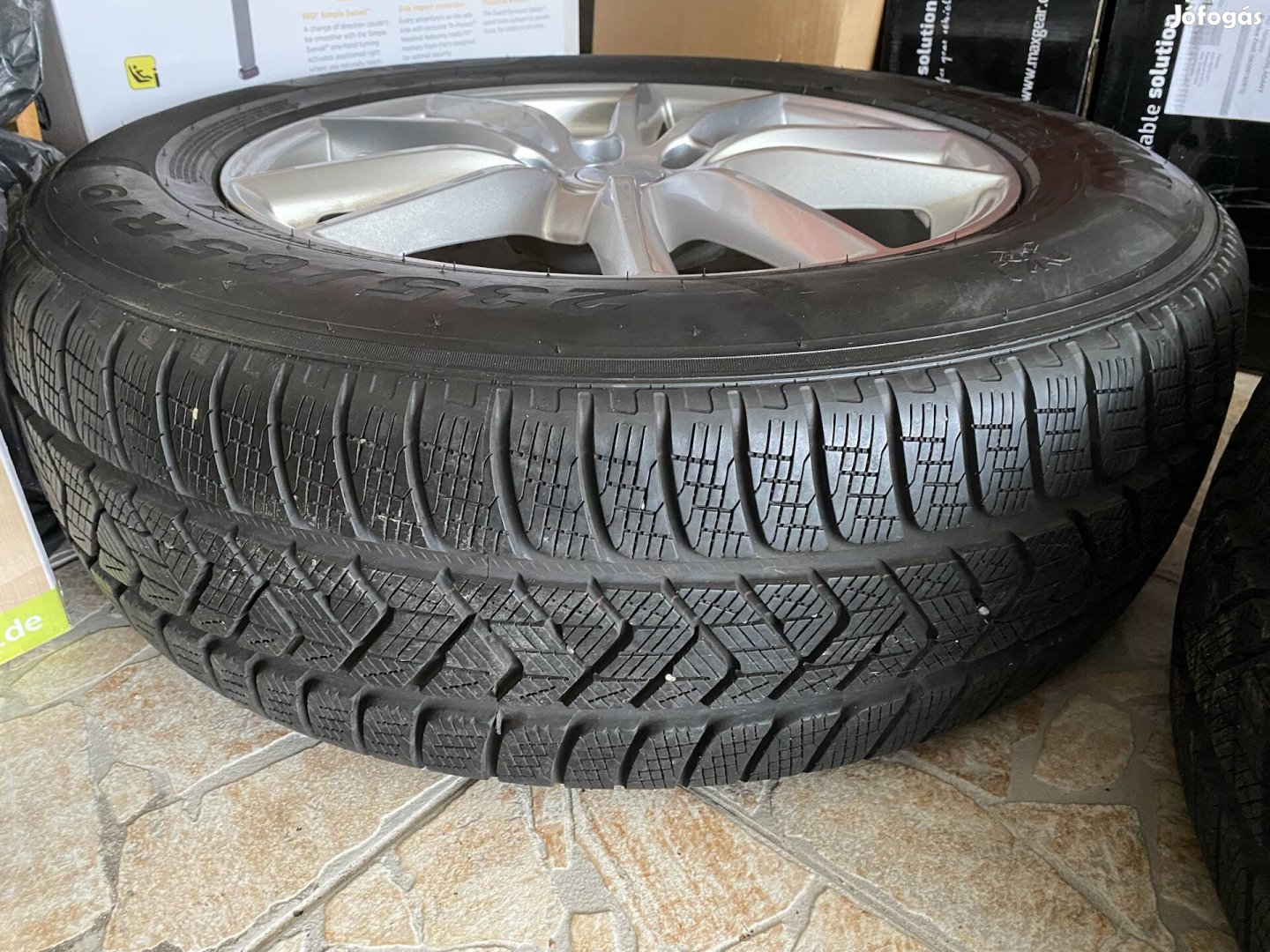 Range Rover felni + Pirelli Scorpion Winter 235/65 R19