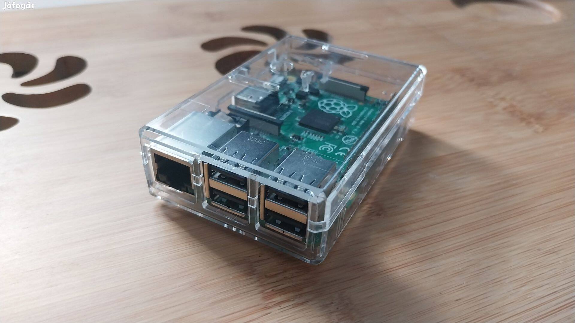 Raspberry Pi 1 Model B+ Zsebpc átlátszó házzal