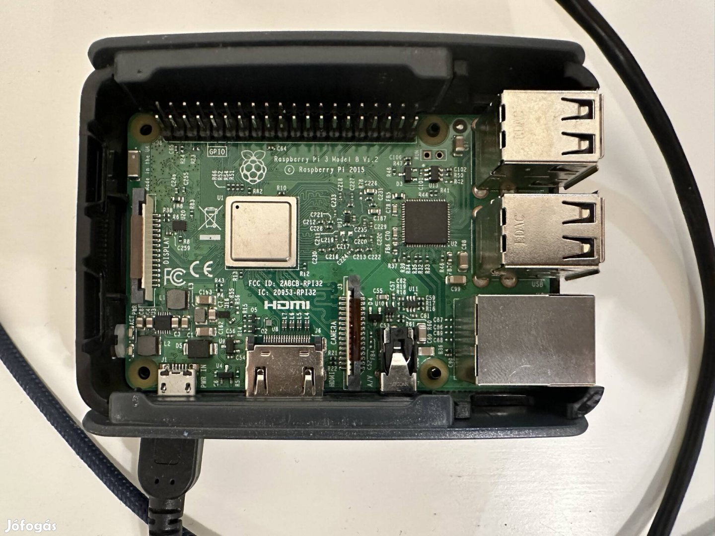 Raspberry Pi 3 Model B tartozékaival