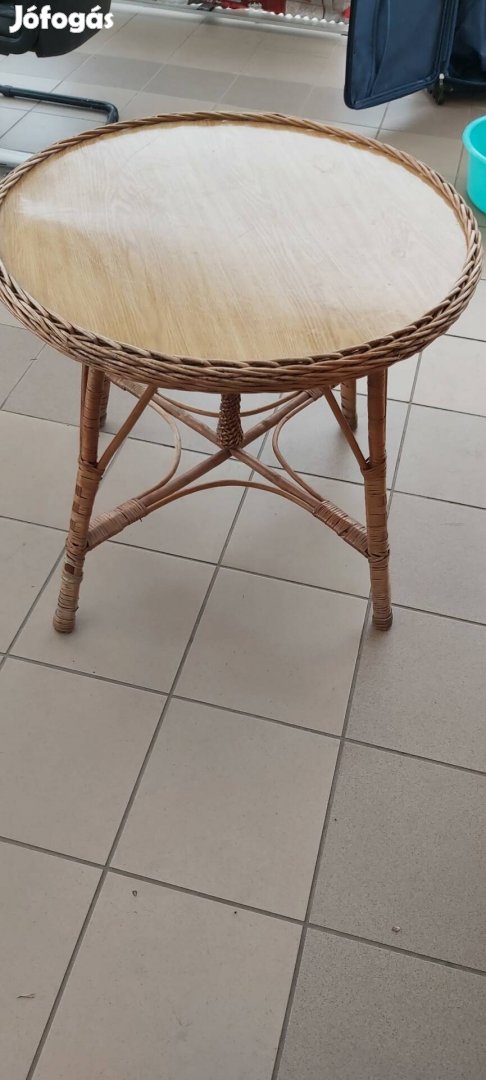Rattan asztal ? 73 cm