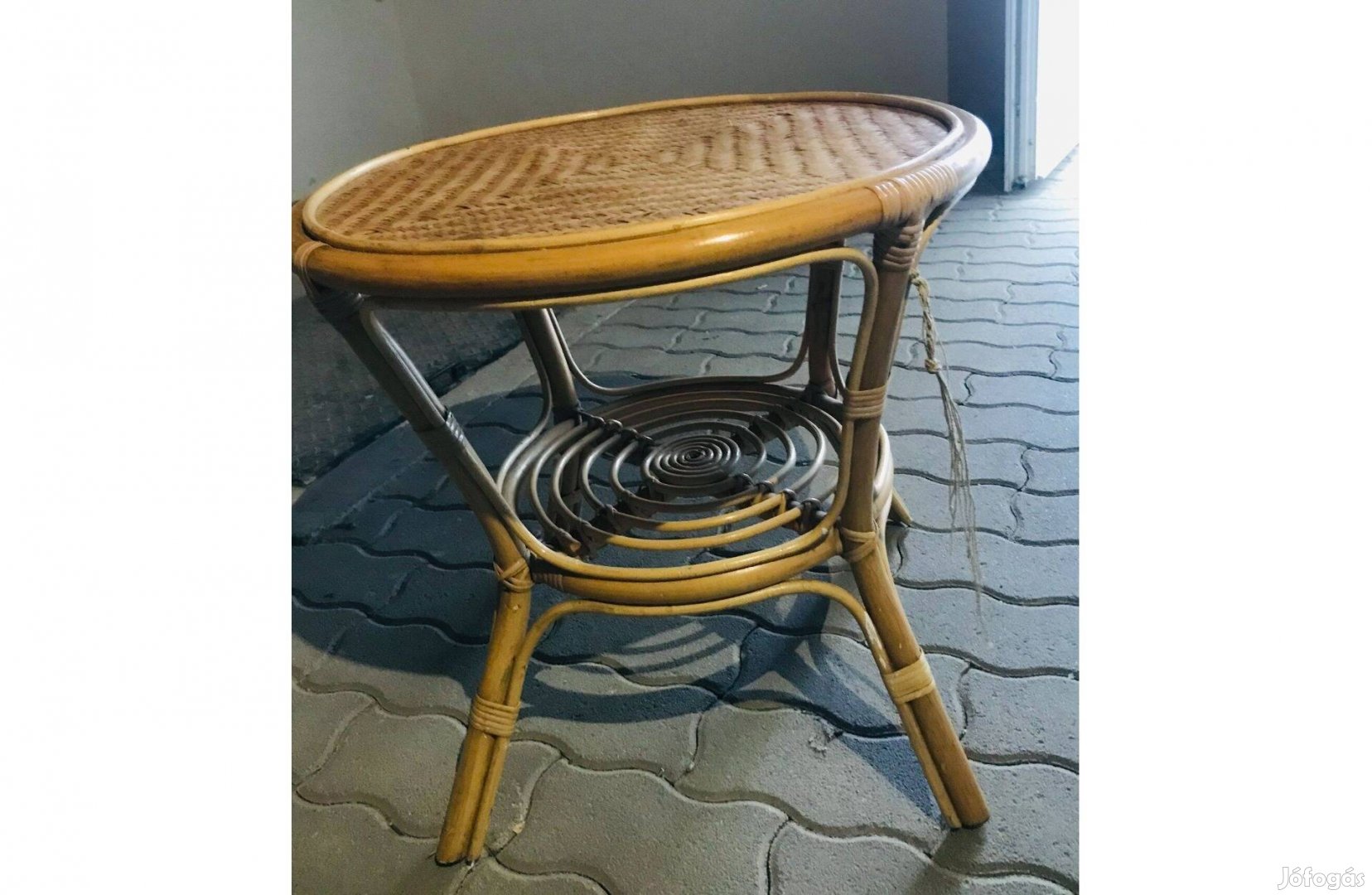 Rattan asztal eladó