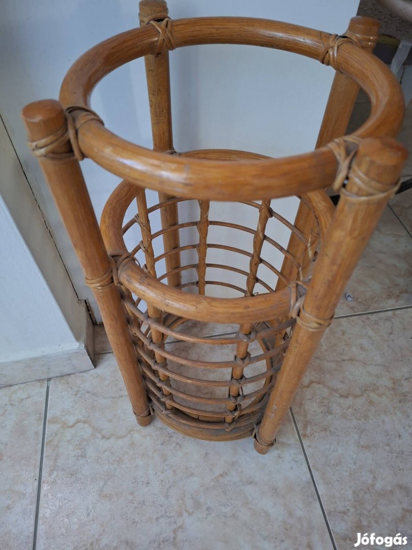 Rattan esernyőtartó