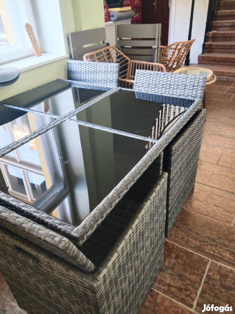 Rattan étkező garnitúra