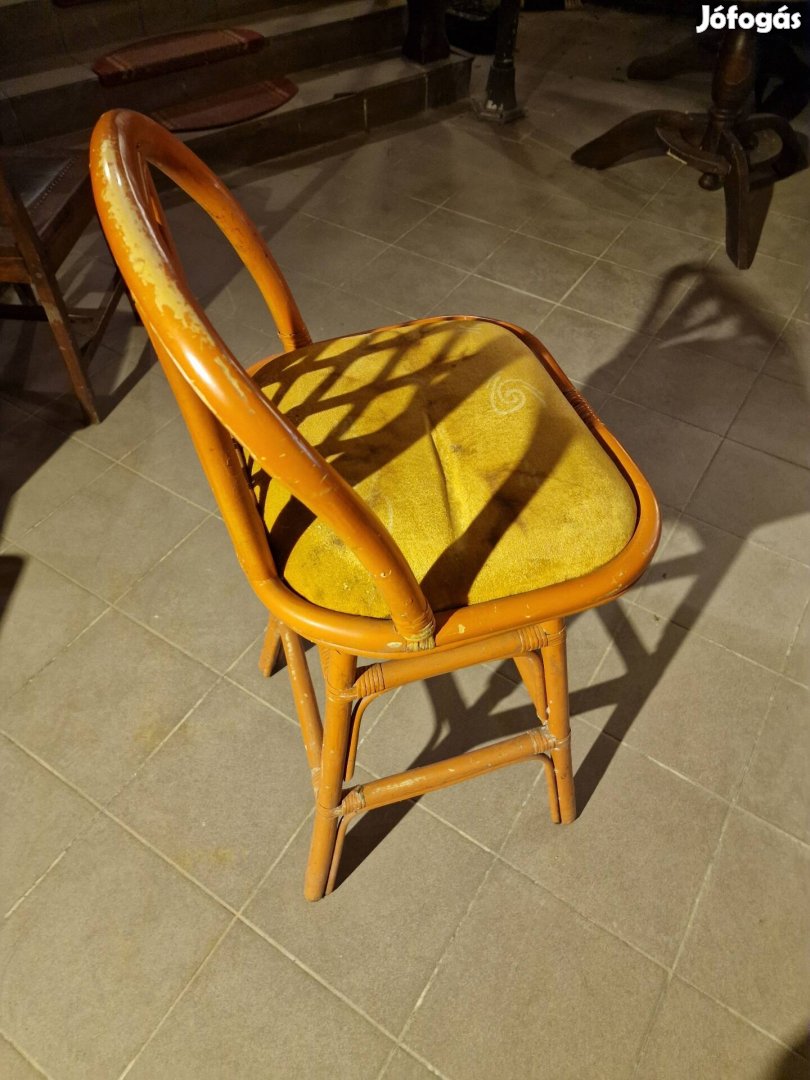 Rattan székek, bárszékek