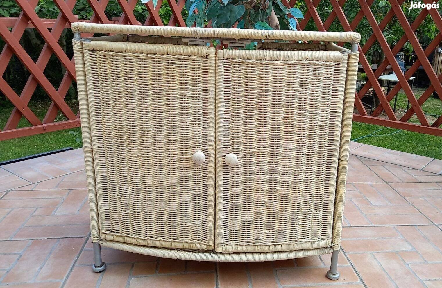 Rattan szekrény 58 X 59 X 36 cm