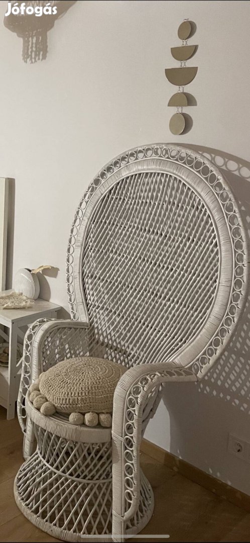 Rattan trón ,peacock ,retro 