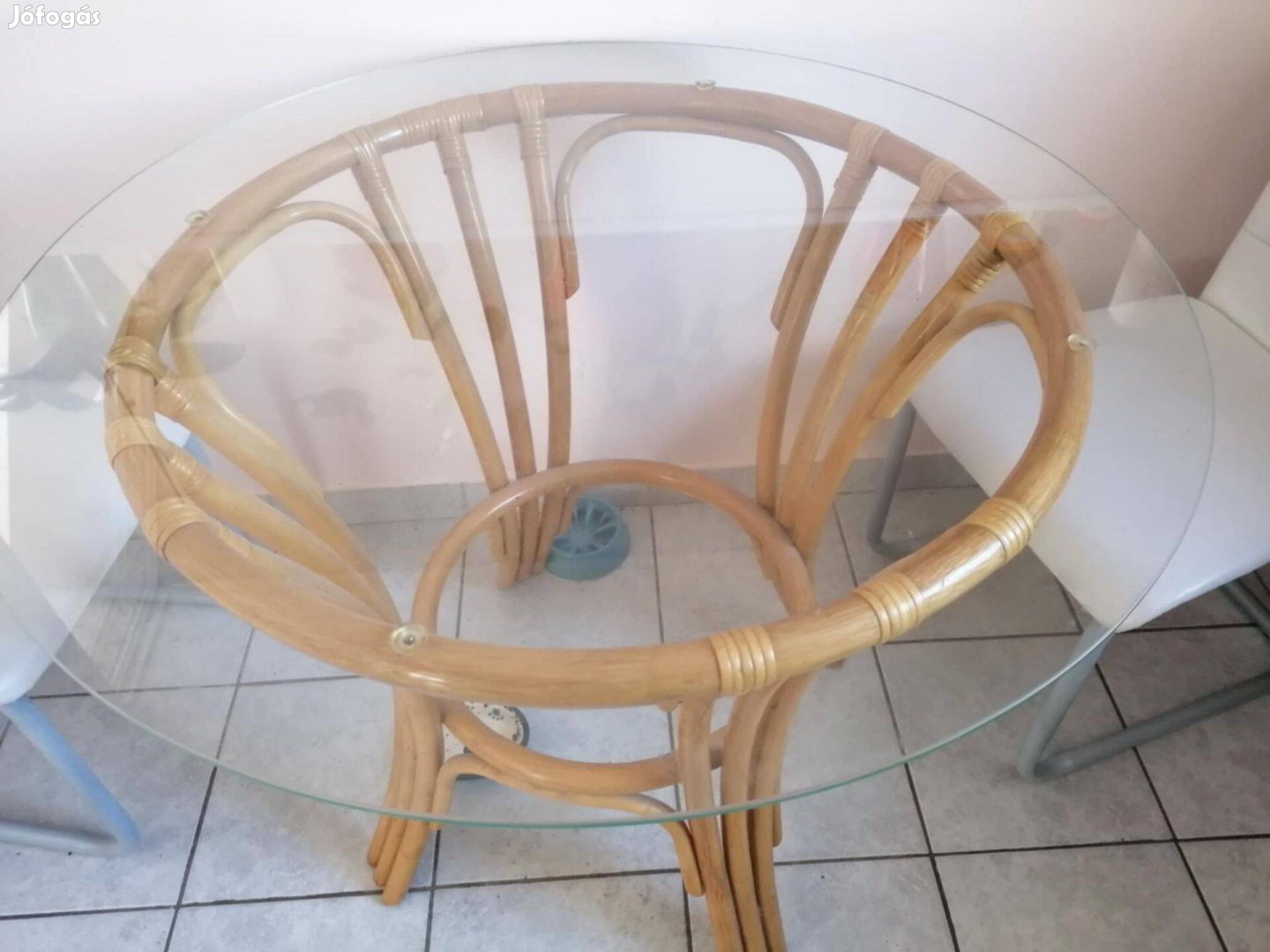 Rattan üveg étkezőasztal