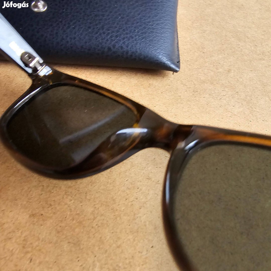 Ray-Ban New Wayfarer RB 2132 902 52 használt szép állapotban