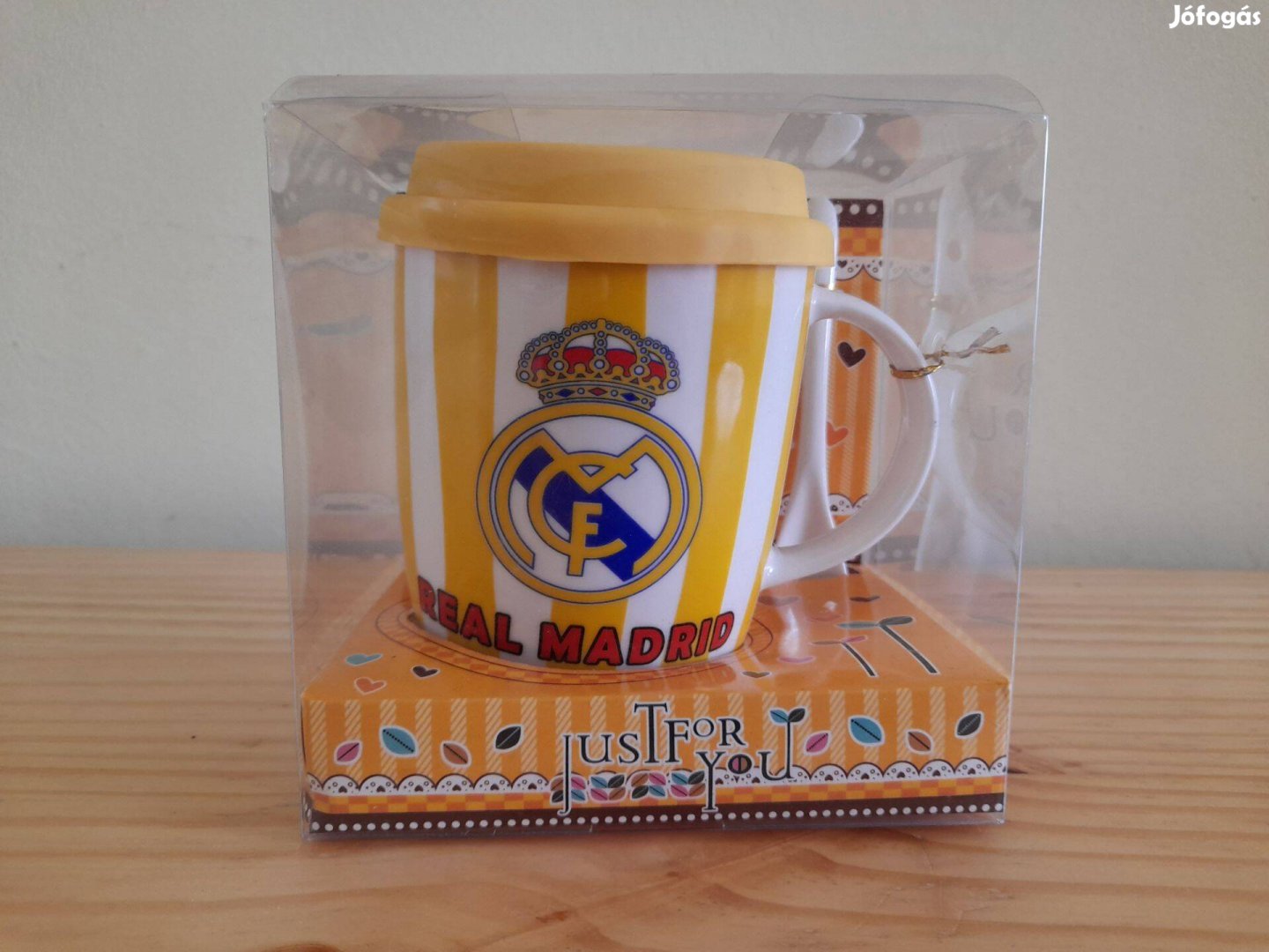 Real Madrid CF porcelán bögre + fedő + kanál