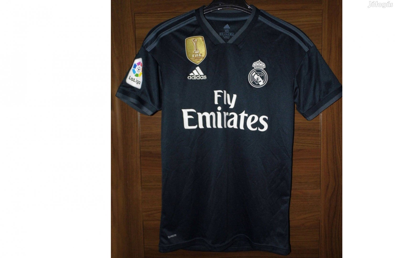 Real Madrid eredeti adidas 2018-19 Klub VB győztes címeres mez