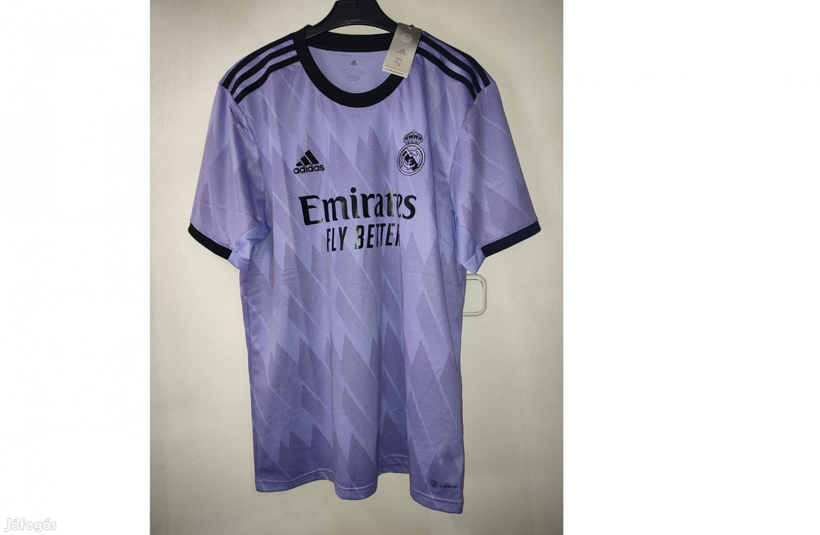 Real Madrid eredeti adidas 2022-23 lila kupa mez (L, XL)