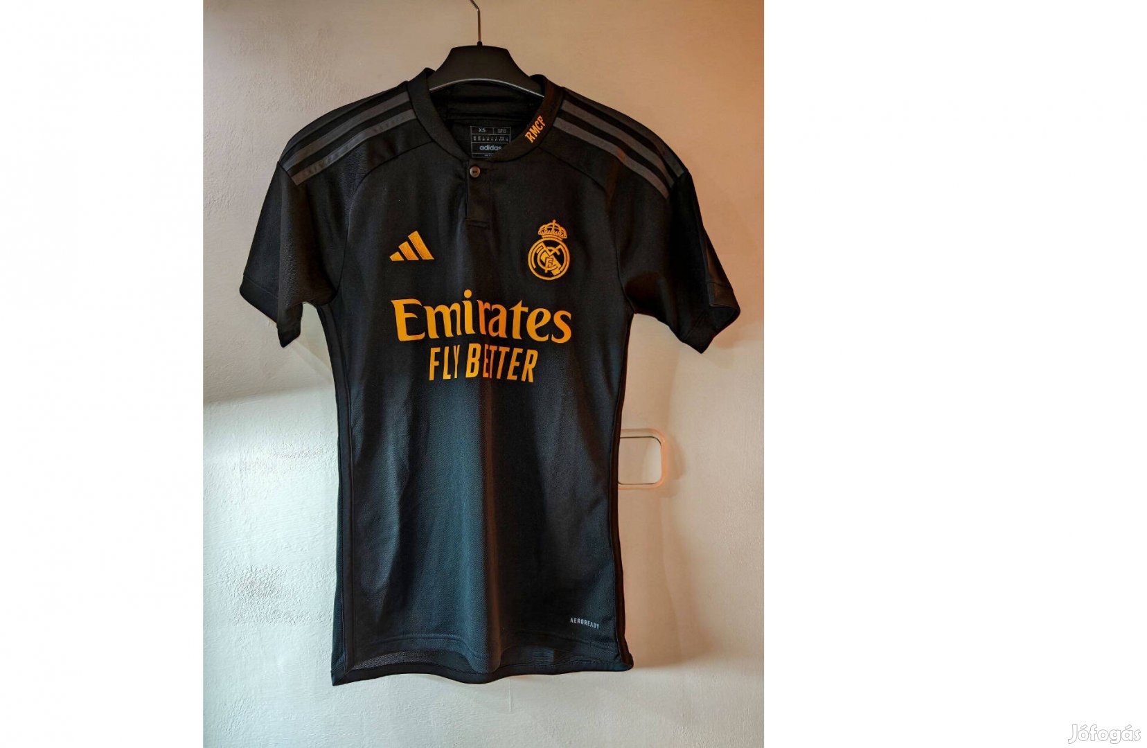 Real Madrid eredeti adidas 2023-24 fekete sárga mez (XS)