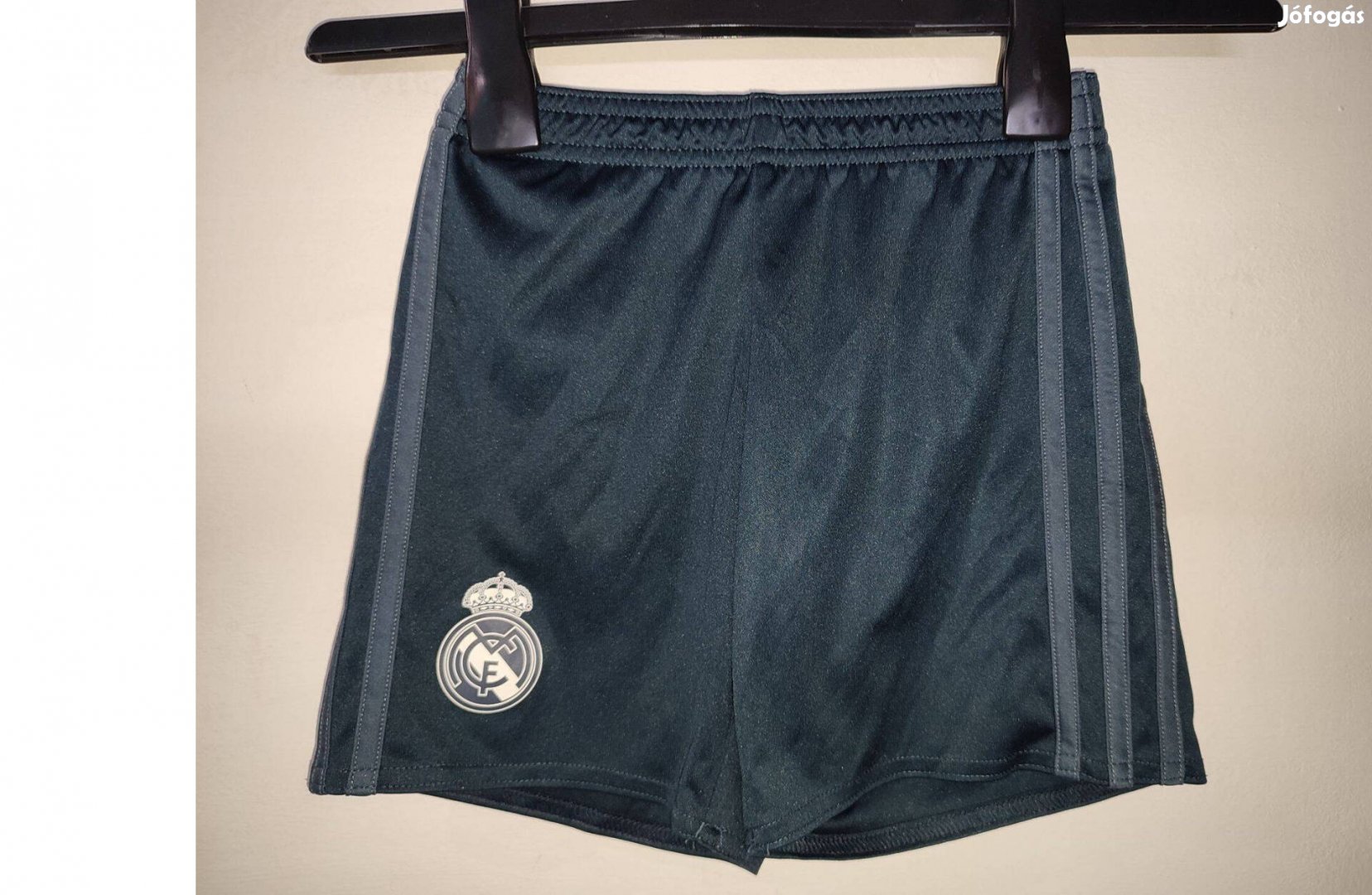 Real Madrid eredeti adidas szürke gyerek rövid nadrág (116)