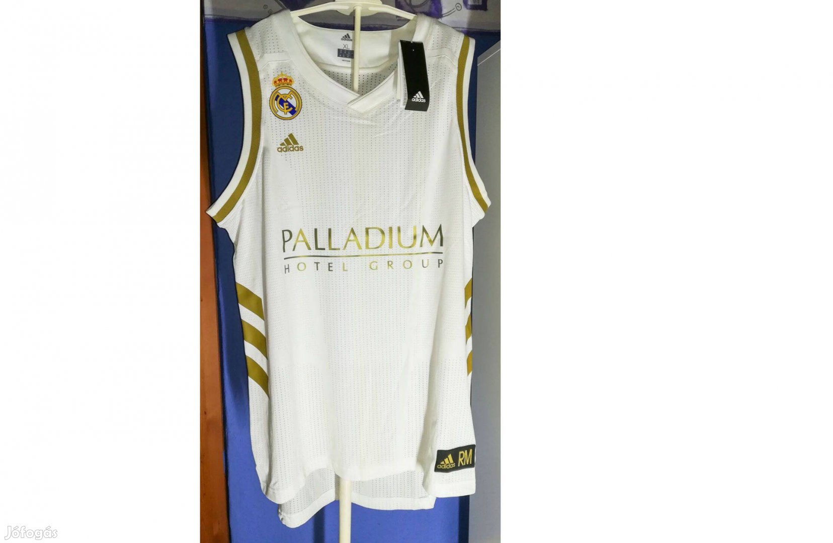 Real Madrid fehér arany eredeti adidas kosaras mez (több méret)