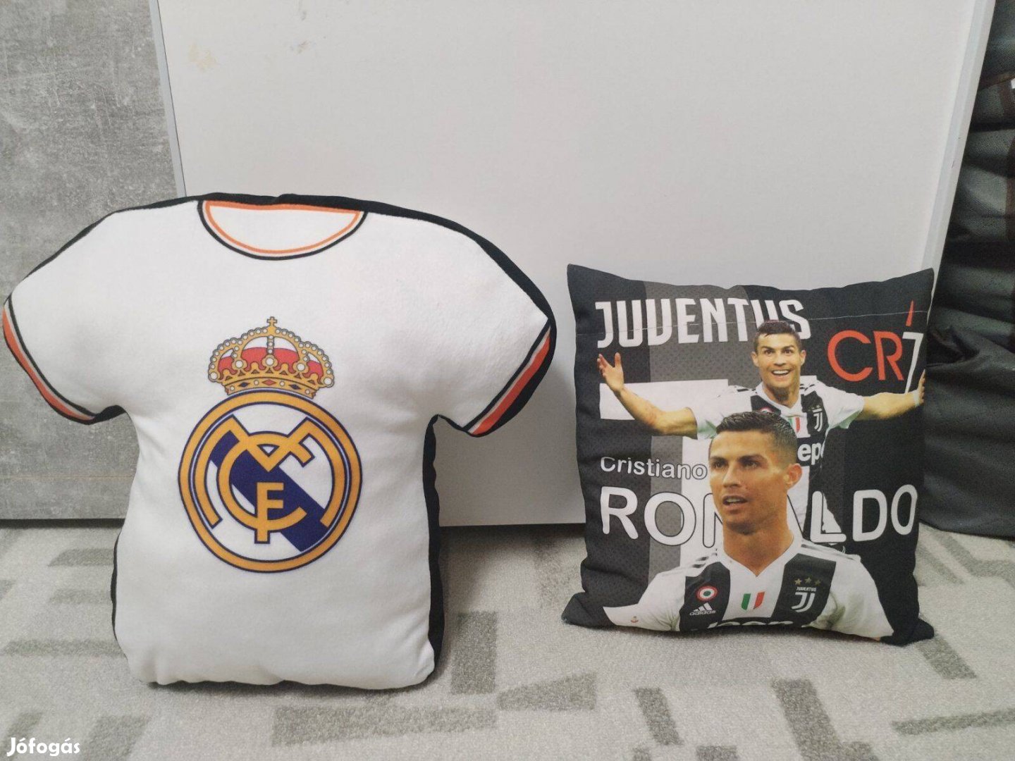 Real Madrig Juventus Ronaldo diszpárna Egyben Eladó!!!