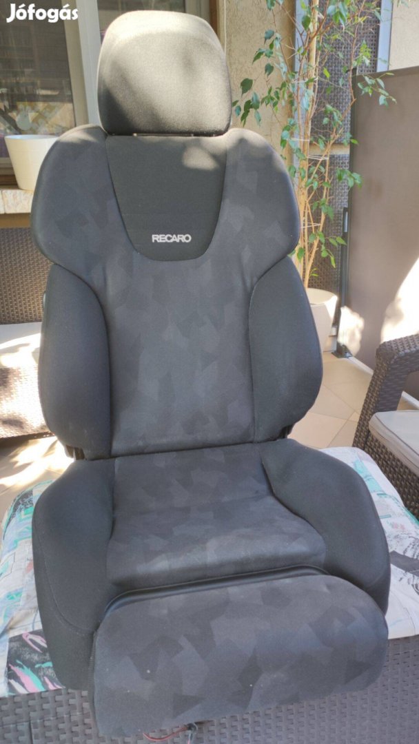 Recaro motoros sportülés