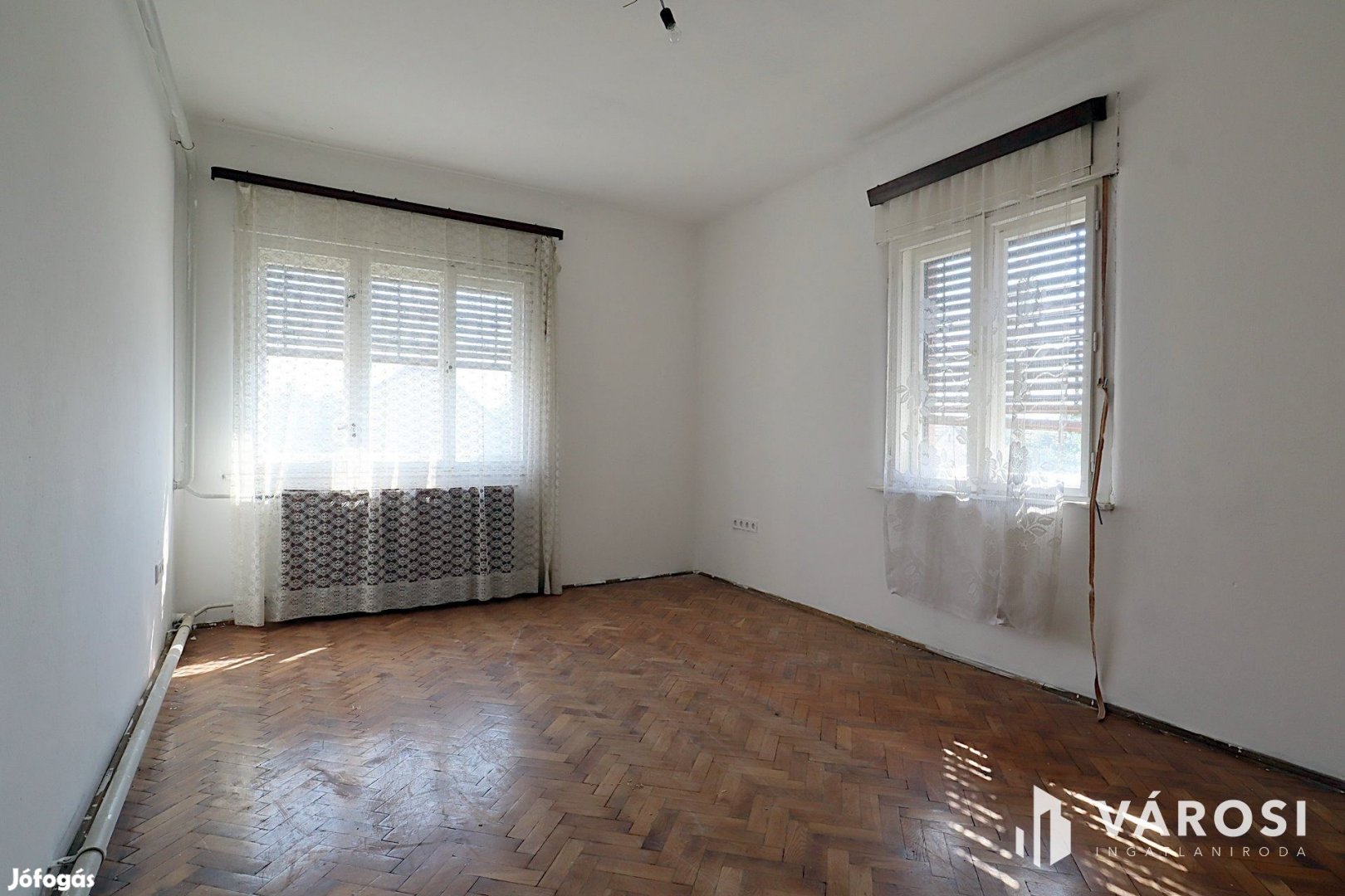 Recsken panorámás telken jó állapotú családi ház eladó