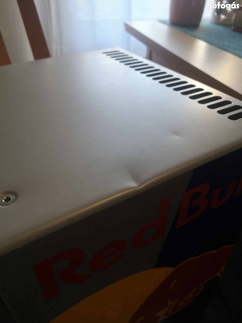 Red bull mini hűtő