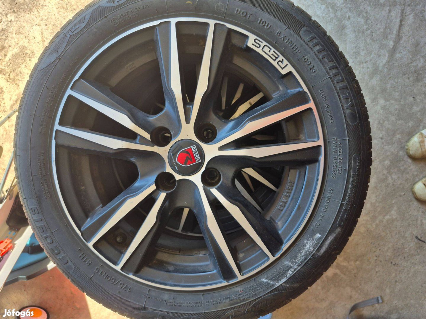 Reds R15 felni 175/60 R15 nyári gumival