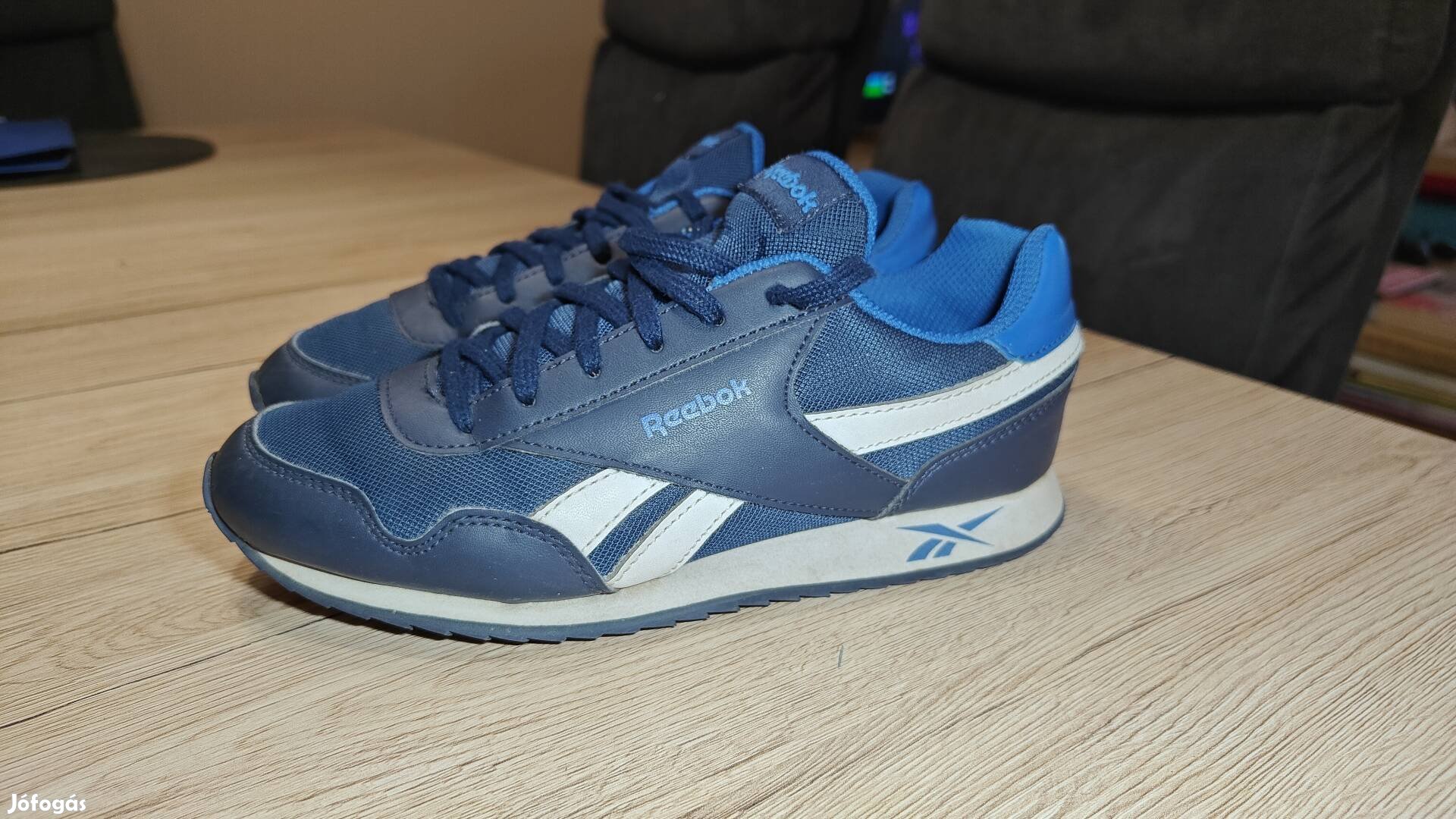 Reebok 34.5 fiú félcipő 