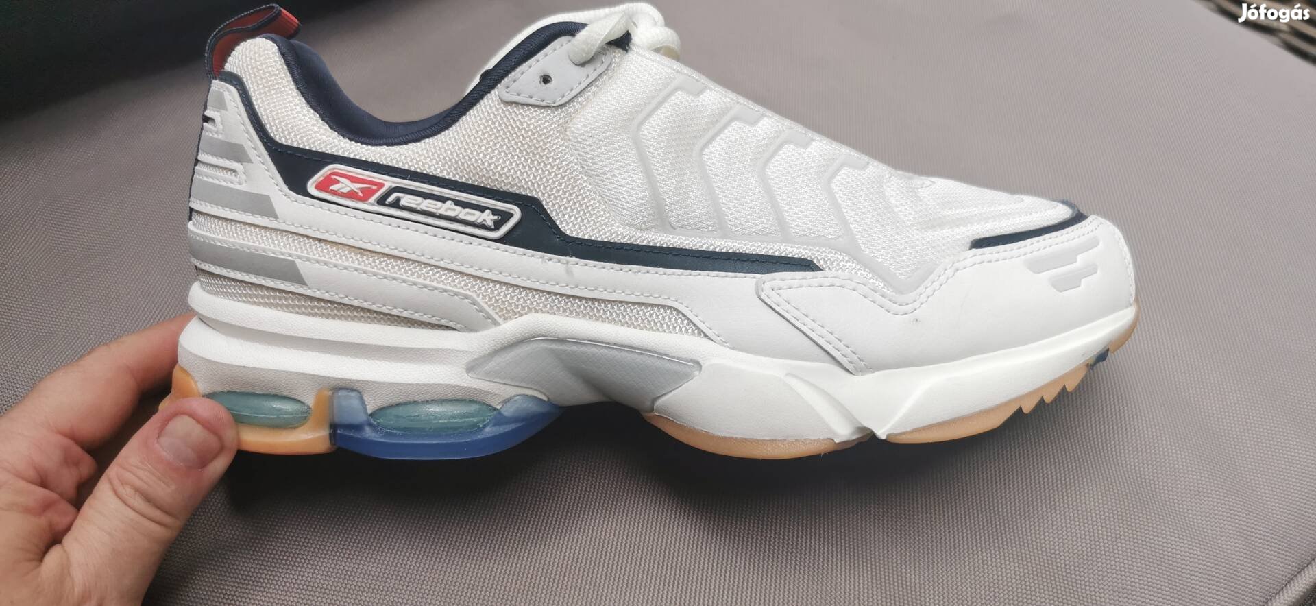 Reebok DMX 42.