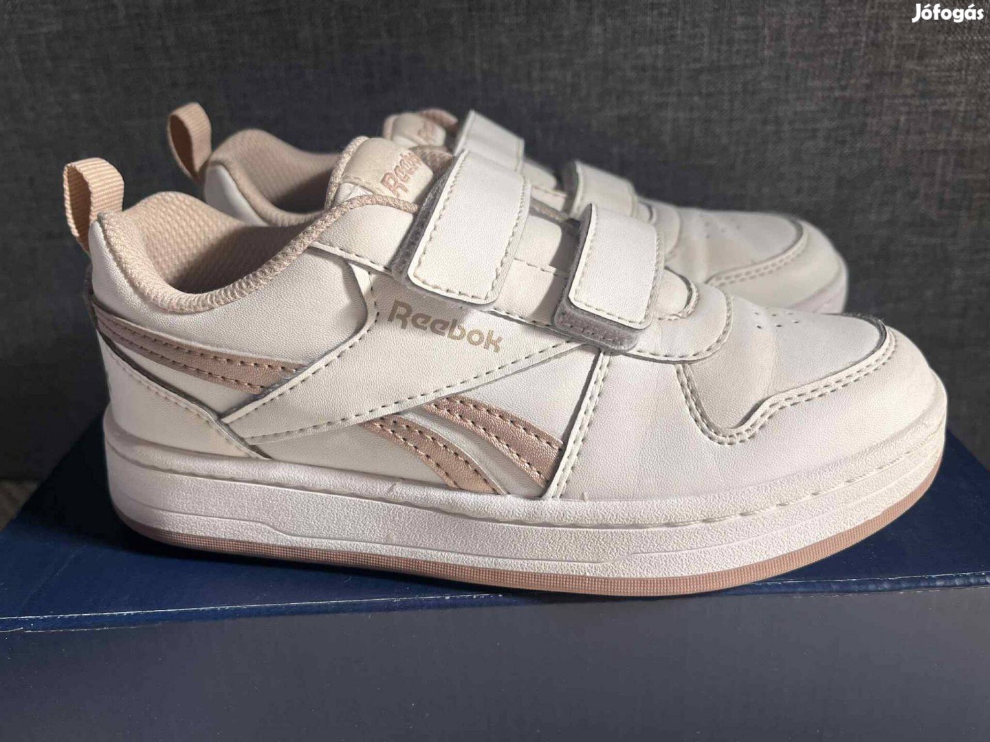 Reebok kislány félcipő, 31-es 5000 Ft