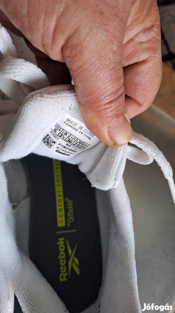 Reebook Új nöi 36-os fehér bőr cipő