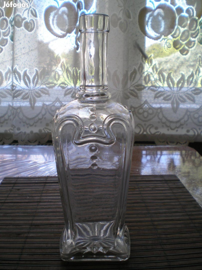 Régebbi érdekes hintázós üveg szép állapotban