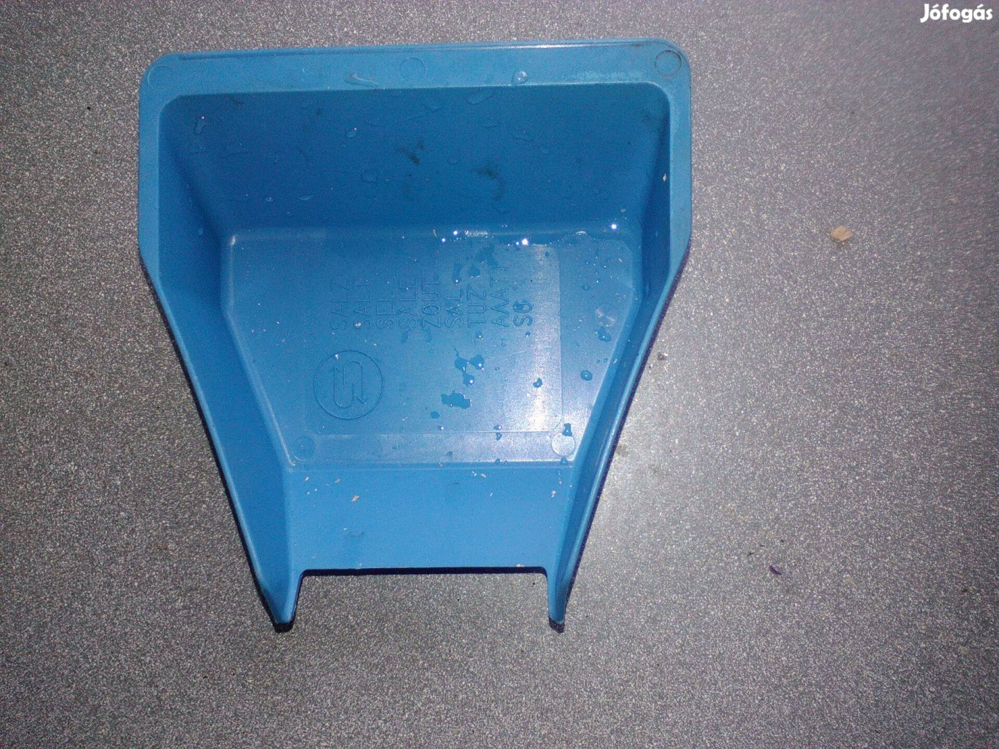 Regeneráló só betöltő edény