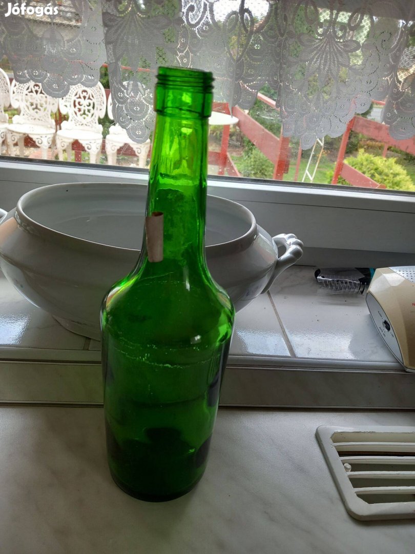 Régi 0,5 l-es Keserű Pálinka-s zöld üveg