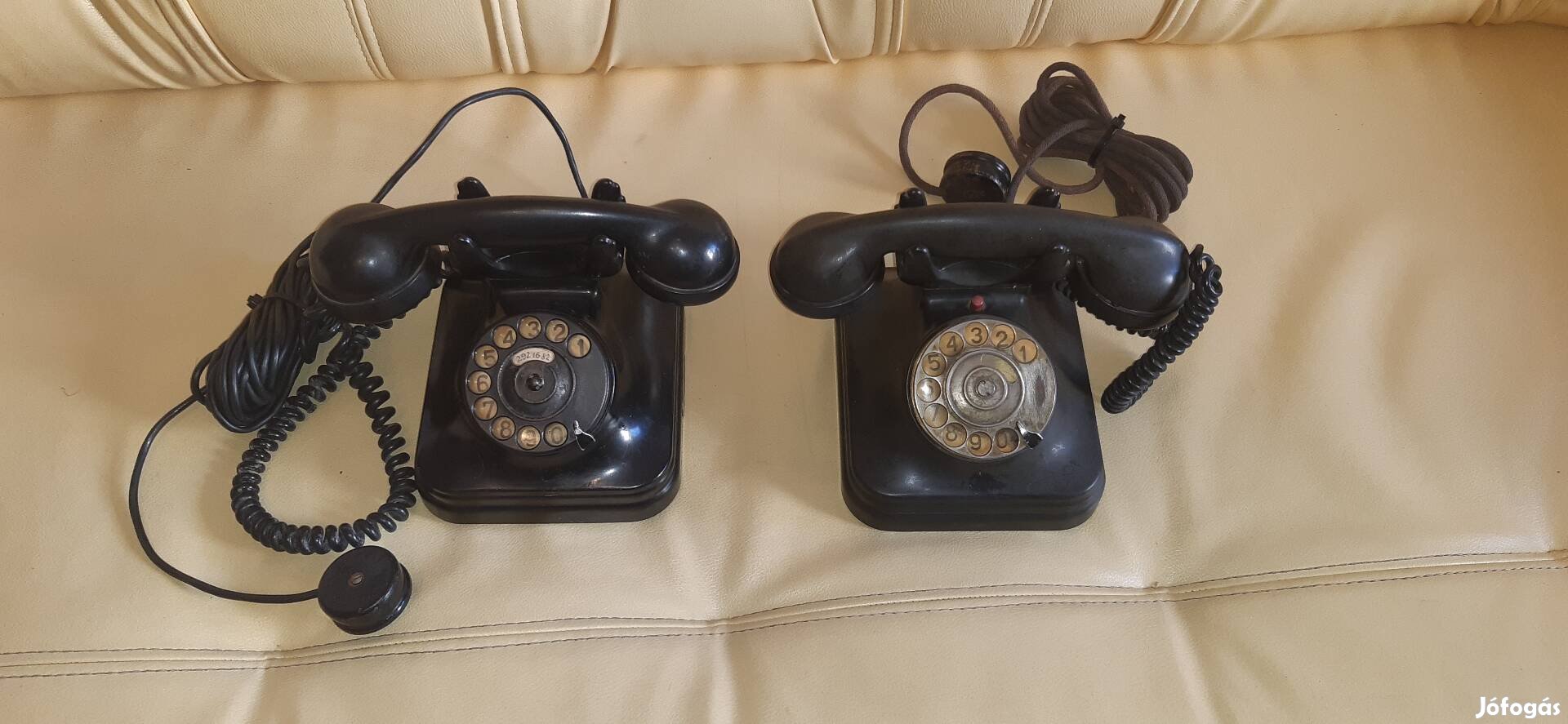 Régi 1935.-1955. között gyártott magyar CB35 vezetékes tárcsás telefon