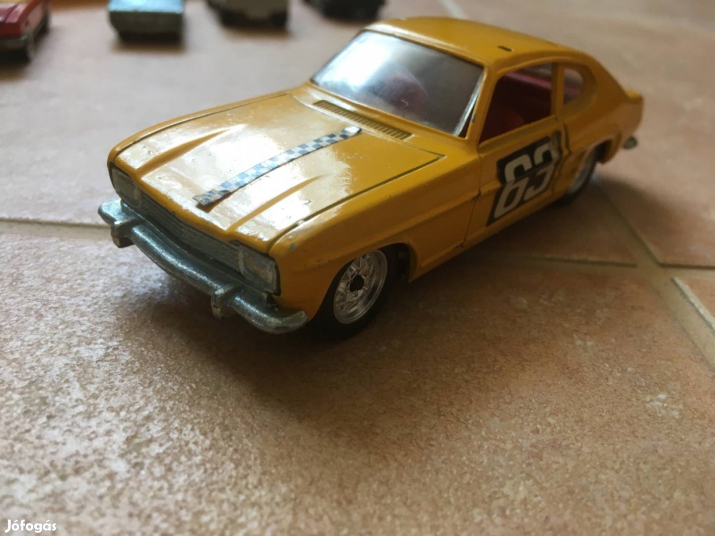 Régi 1/37 Spanyol modell autó Ford Capri mk1