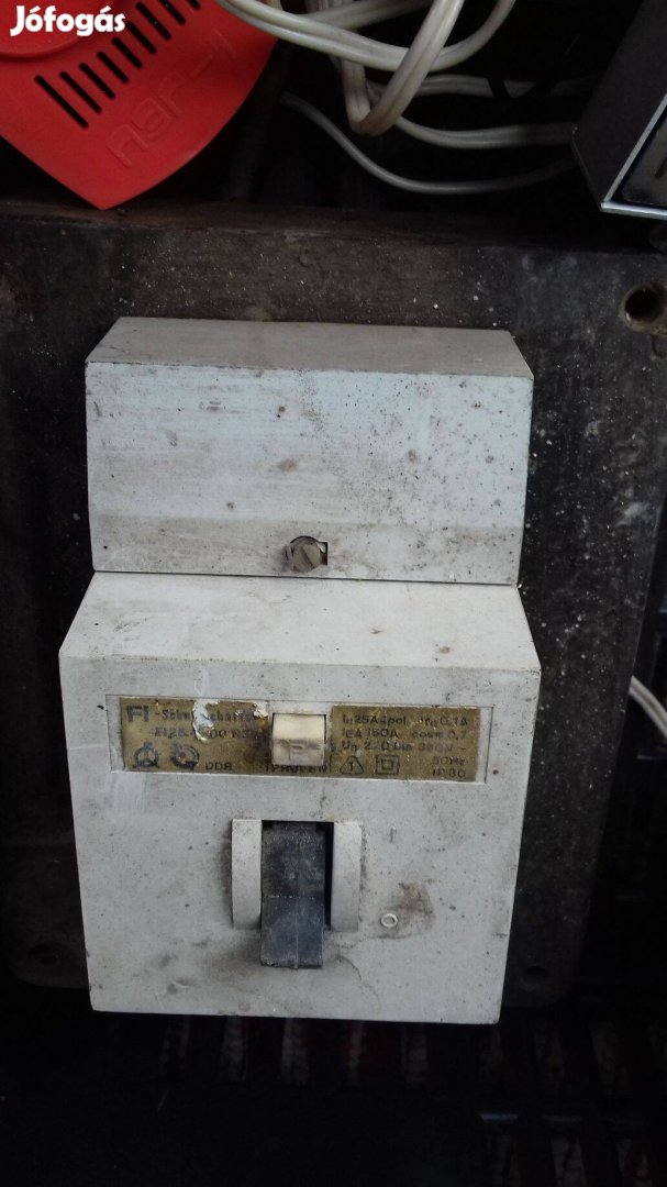 Régi 380V Fi relé 25A 4 polusú