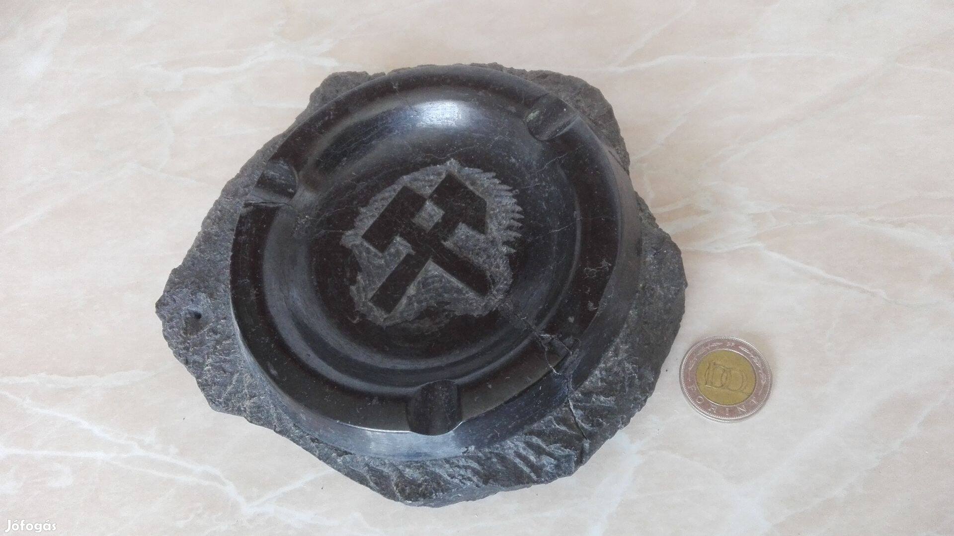 Régi Bányász relikvia Szénből készült bányász címeres hamutál