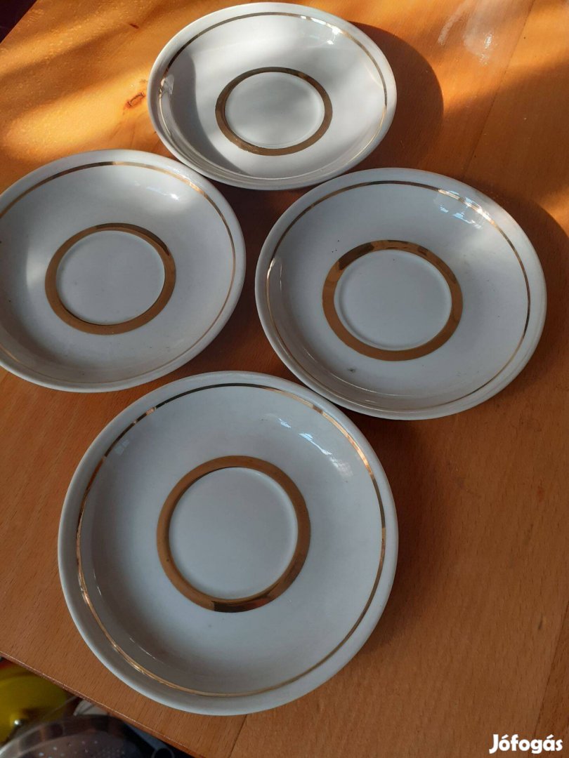 Régi Kinai porcelán csésze alátét 4db egybe