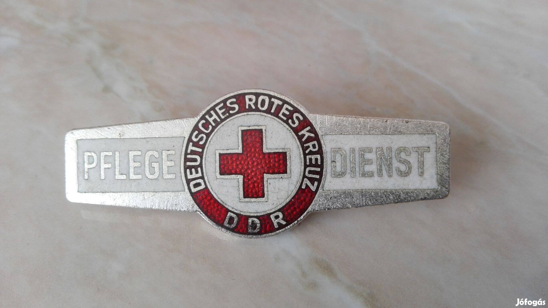 Régi Német Vöröskeresztes kitüntető jelvény ezüstözött