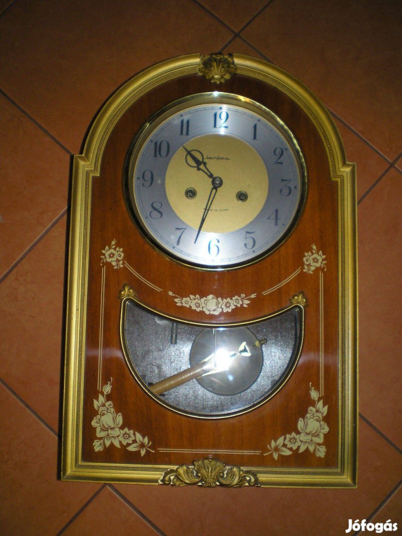 Régi Orosz Jantar falióra kulccsal szép állapotban és
