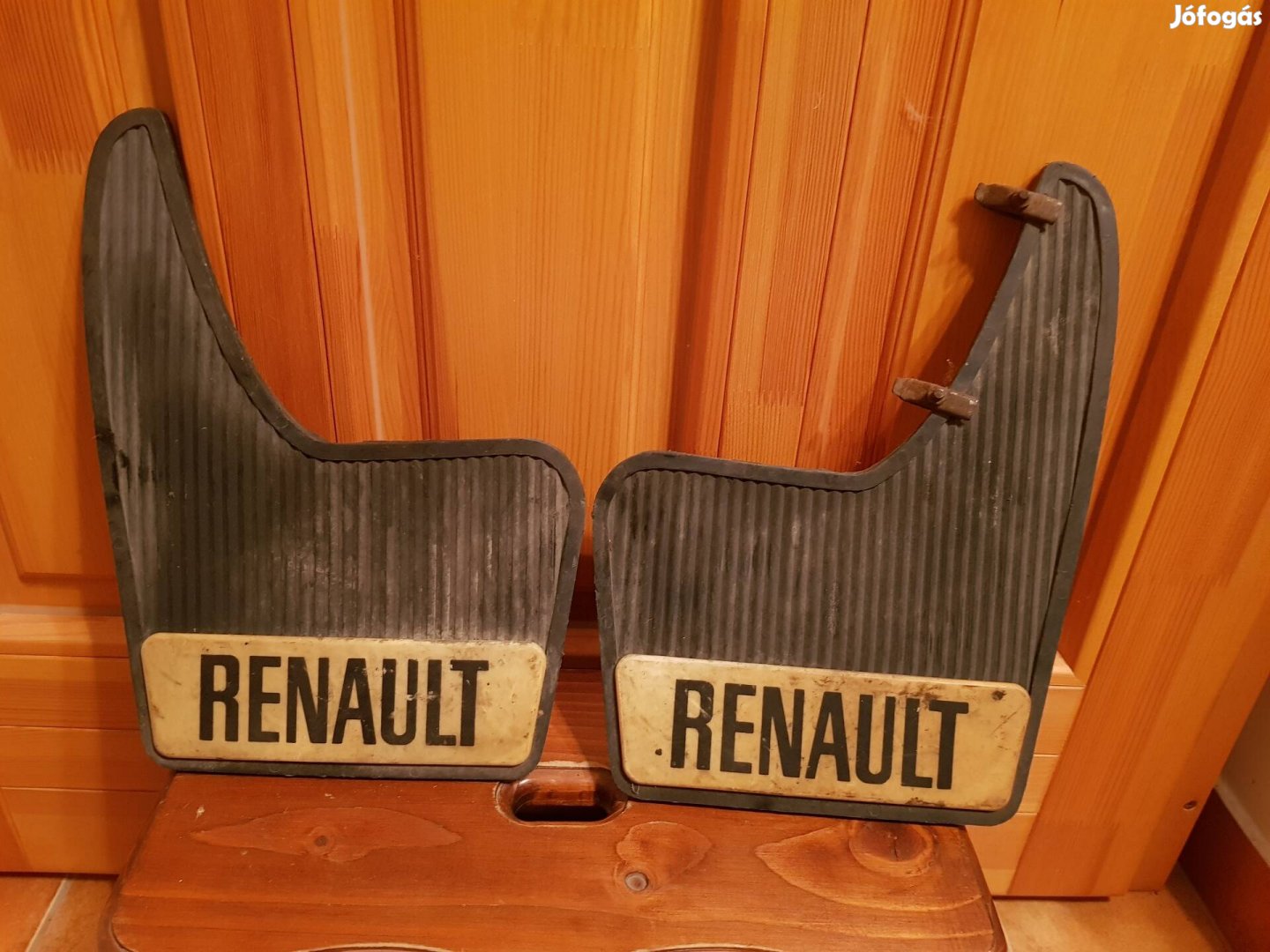 Régi Renault sárvédő gumik