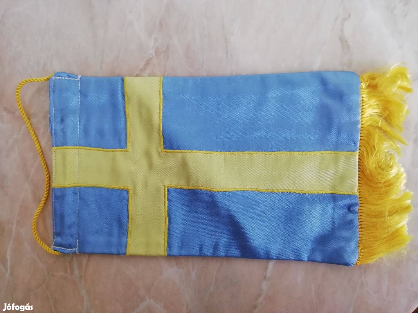 Régi Svéd selyem kézel varrot asztali zászló