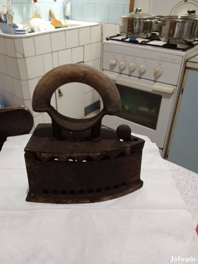 Régi Szenes vasaló