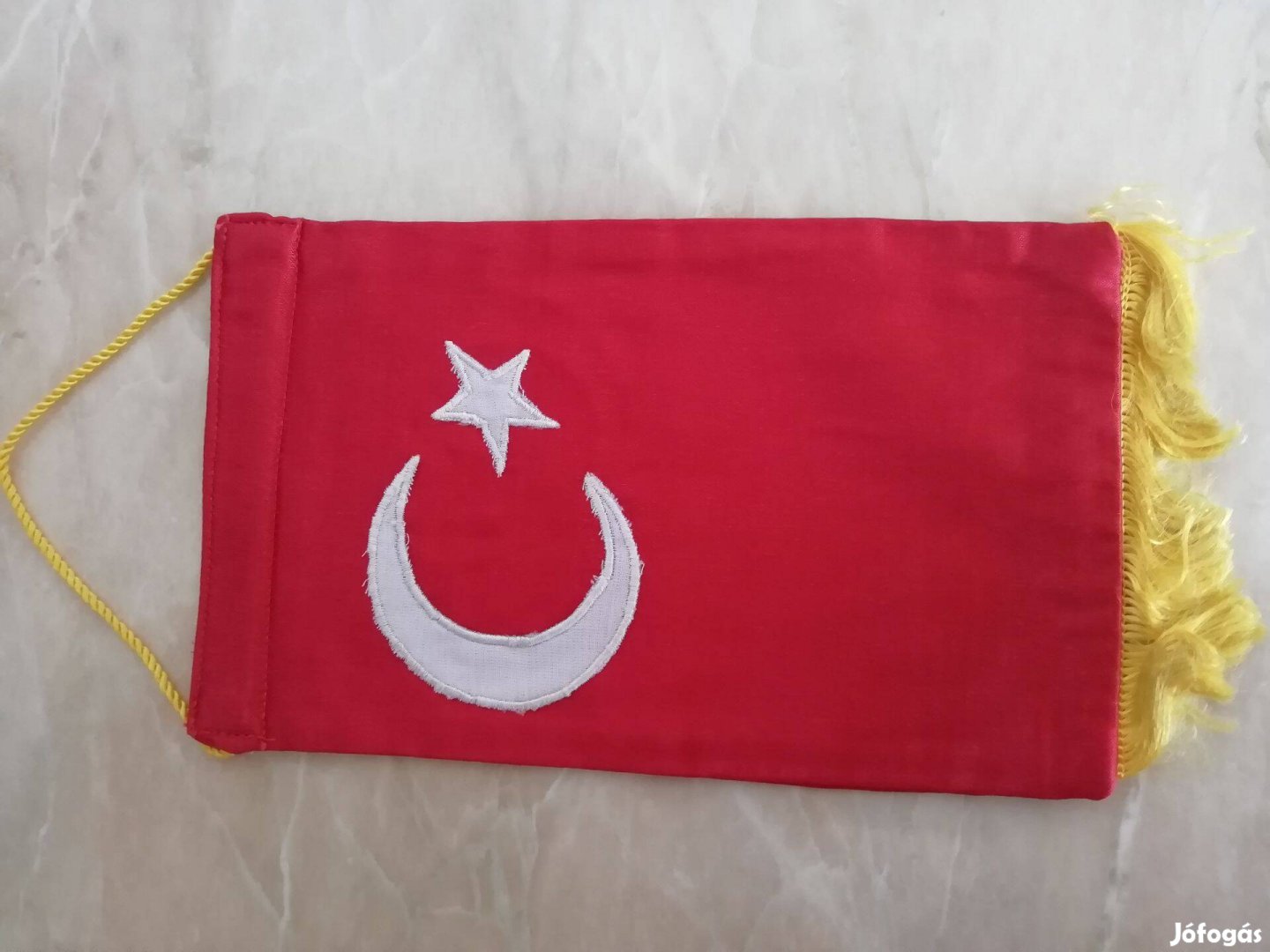 Régi Török selyem kézel varrot asztali zászló