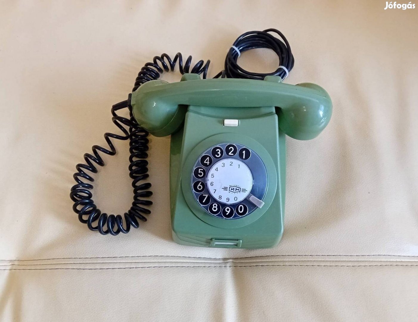 Régi , retro , vintage , tárcsás , vezetékes zöld telefon