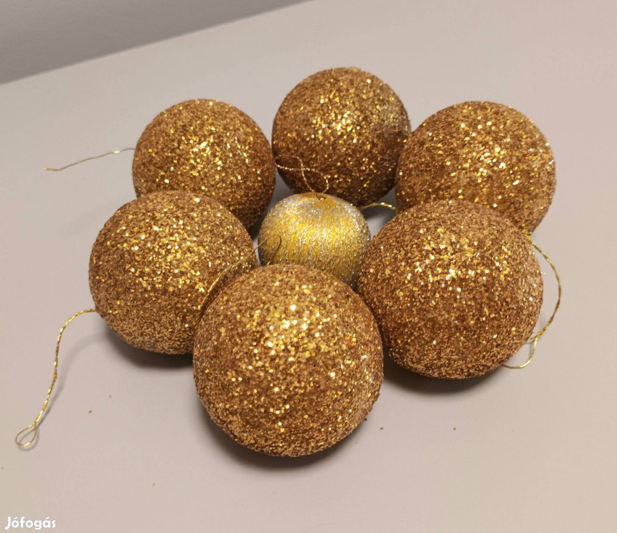 Régi - retró karácsonyfadíszek arany gömbök