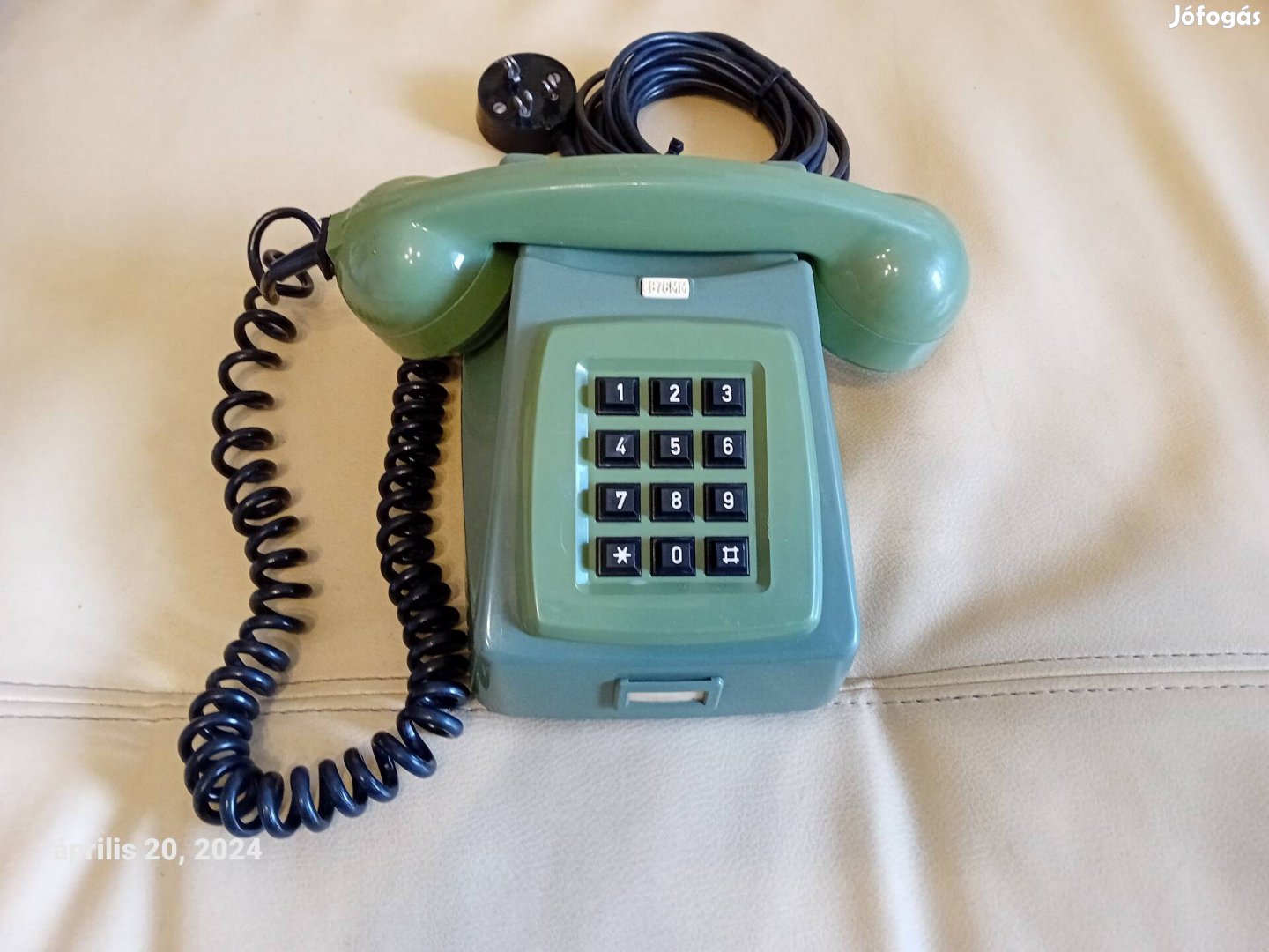 Régi , retro vezetékes , nyomógombos CB 81 MM zöld telefon