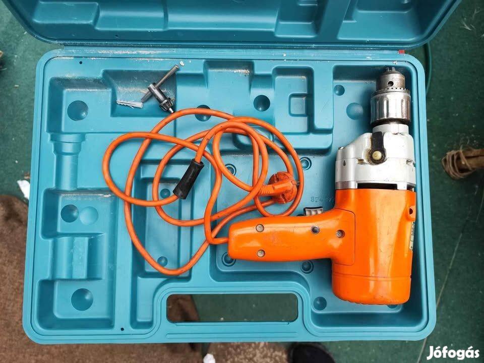 Régi, működő Black and Decker fúró Makita kofferban