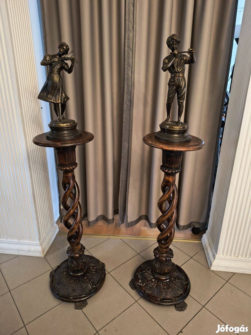 Régi, nagyméretű, bronzból készült szoborpár