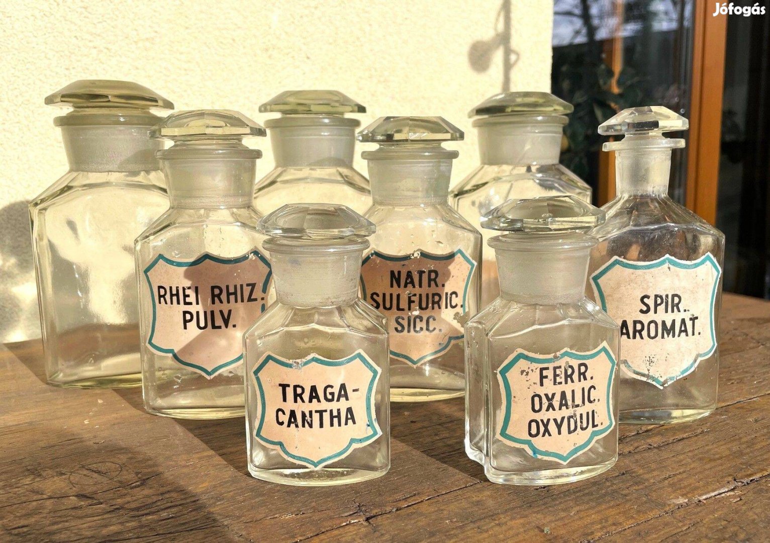 Régi, nagyméretű, színtelen, csiszolt dugós gyógyszertári