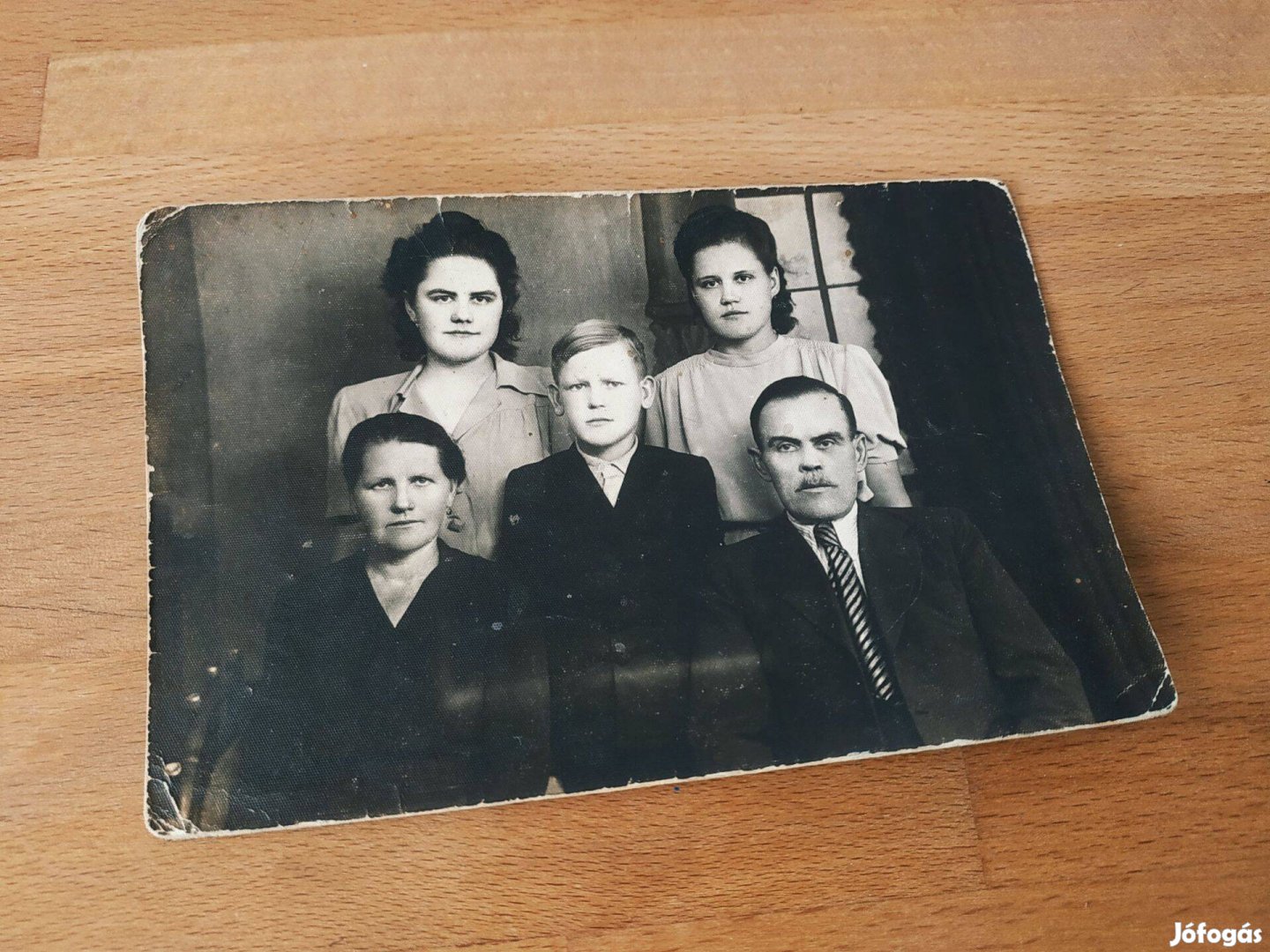 Régi, vintage, fekete-fehér családi fotó, képeslap, Agfa "Bölcsöde"
